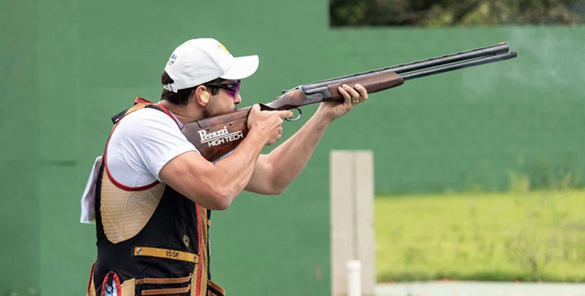 Rodrigo Simões lidera o Skeet Masculino Senior Prato A